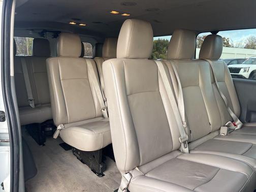 2017 Nissan NV Passenger NV3500 HD SL V8
