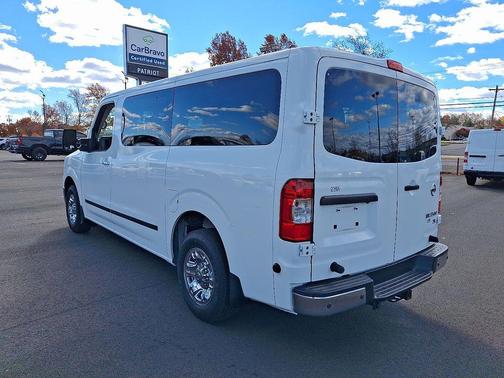 2017 Nissan NV Passenger NV3500 HD SL V8