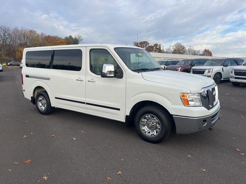2017 Nissan NV Passenger NV3500 HD SL V8