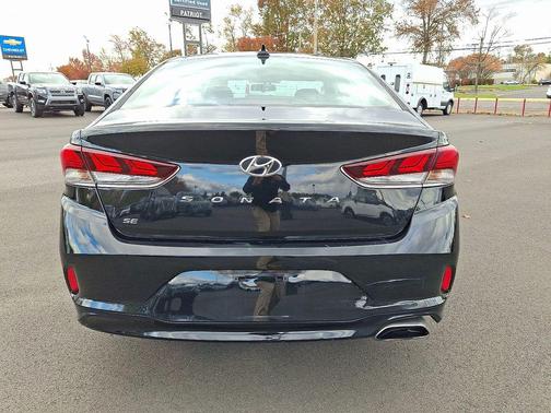 2018 Hyundai SONATA SE