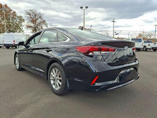 2018 Hyundai SONATA SE