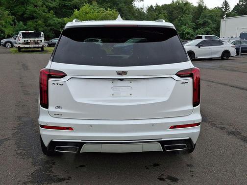 Crystal White Tricoat 2020 Cadillac XT6 Premium Luxury AWD