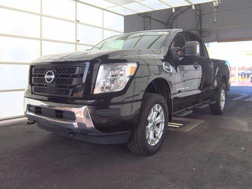 2023 Nissan Titan XD SV