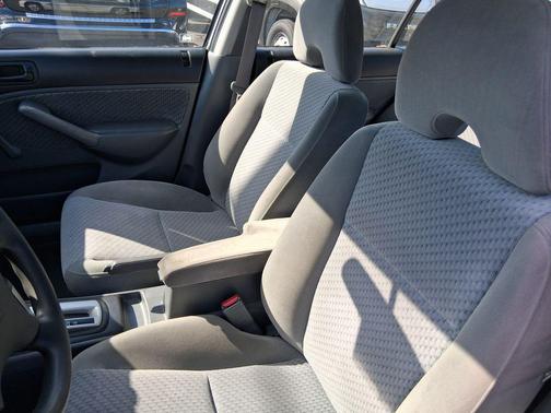 Taffeta White 2004 Honda Civic VP