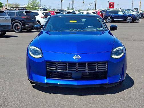 Seiran Blue Metallic/Super Black 2024 Nissan Z Performance Manual