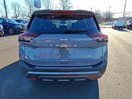 2022 Nissan Rogue SL