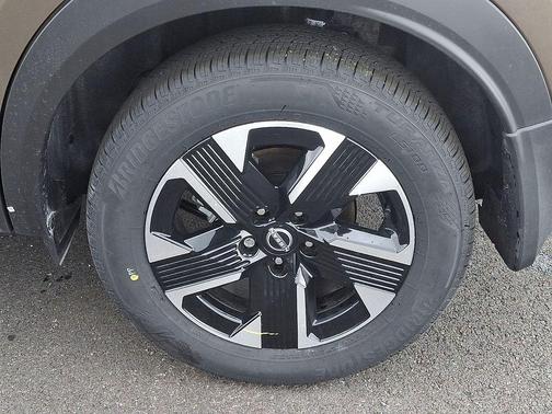 Canyon Bronze Metallic 2026 Nissan Kicks SV
