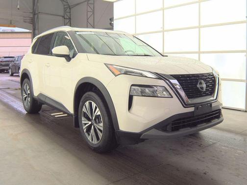 Pearl White Tricoat 2023 Nissan Rogue SV