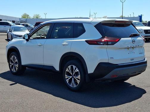 Pearl White Tricoat 2023 Nissan Rogue SV
