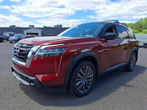 2023 Nissan Pathfinder SL 4WD