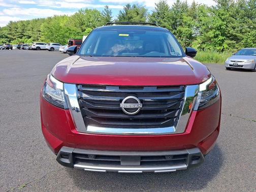 2023 Nissan Pathfinder SL 4WD