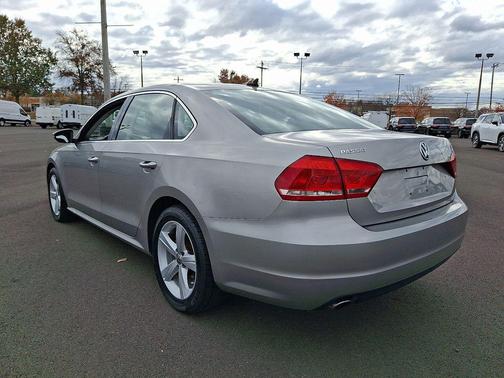 2012 Volkswagen Passat 2.5 SE