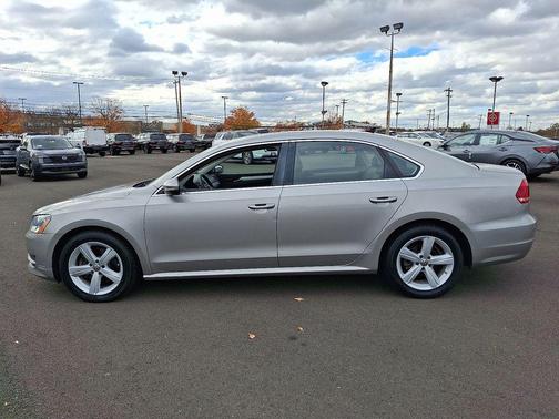 2012 Volkswagen Passat 2.5 SE