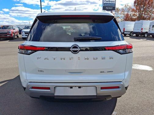 2023 Nissan Pathfinder SL 4WD