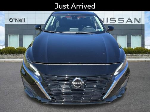 Super Black 2023 Nissan Altima 2.5 SV