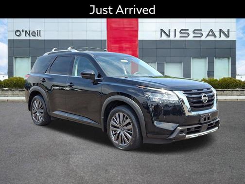 Super Black 2023 Nissan Pathfinder SL 4WD