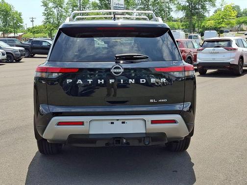 Super Black 2023 Nissan Pathfinder SL 4WD