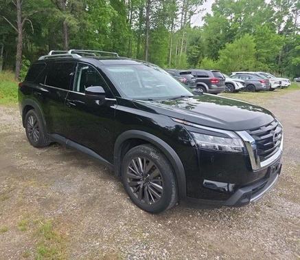 Super Black 2023 Nissan Pathfinder SL 4WD