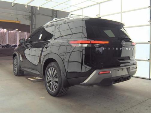 Super Black 2023 Nissan Pathfinder SL 4WD