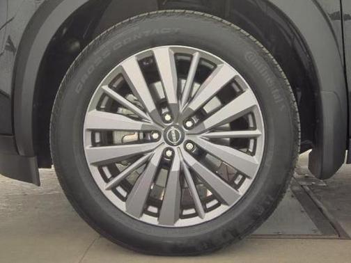 Super Black 2023 Nissan Pathfinder SL 4WD