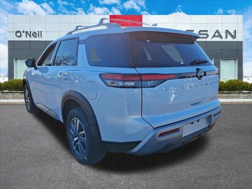 2025 Nissan Pathfinder SL 4WD