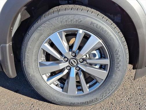 2025 Nissan Pathfinder SL 4WD