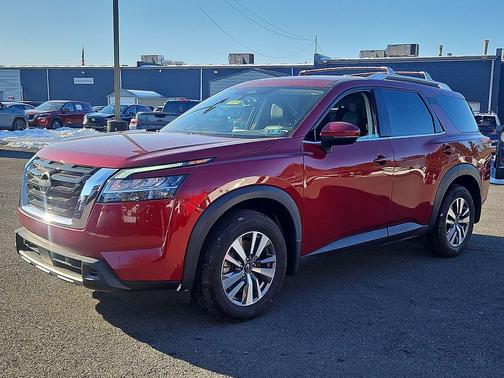 2023 Nissan Pathfinder SL 4WD