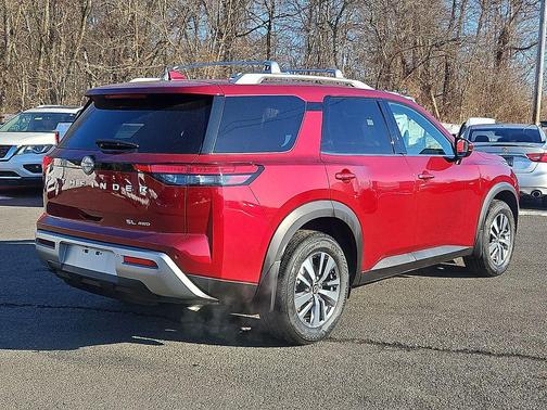 2023 Nissan Pathfinder SL 4WD