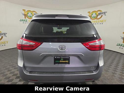 2017 Toyota Sienna LE