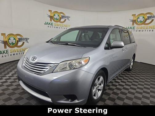 2017 Toyota Sienna LE