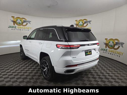 2022 Jeep Grand Cherokee Summit