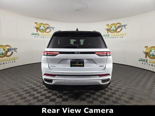 2022 Jeep Grand Cherokee Summit