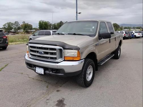 Harvest Gold Clearcoat Metallic 2000 Ford F-350 XLT Crew Cab Super Duty