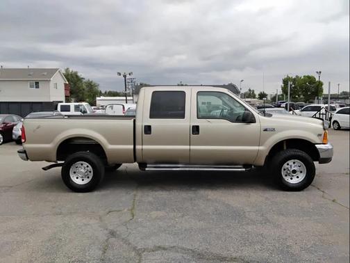 Harvest Gold Clearcoat Metallic 2000 Ford F-350 XLT Crew Cab Super Duty