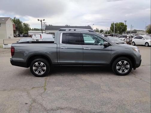 Lunar Silver Metallic 2017 Honda Ridgeline RTL-E