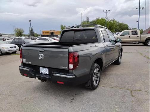 Lunar Silver Metallic 2017 Honda Ridgeline RTL-E