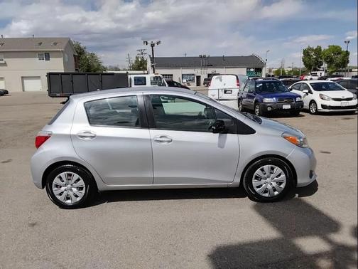 Classic Silver Metallic 2014 Toyota Yaris LE