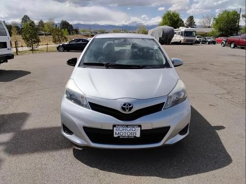 Classic Silver Metallic 2014 Toyota Yaris LE