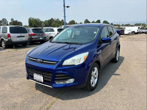 Blue 2015 Ford Escape SE