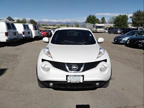 White 2014 Nissan Juke SL