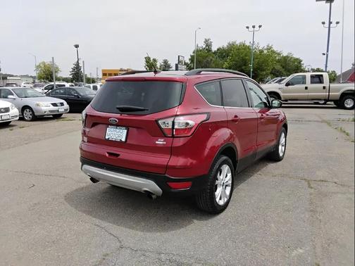 Red 2018 Ford Escape SE