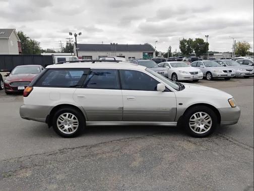 White 2001 Subaru Outback H6-3.0 L.L. Bean Edition