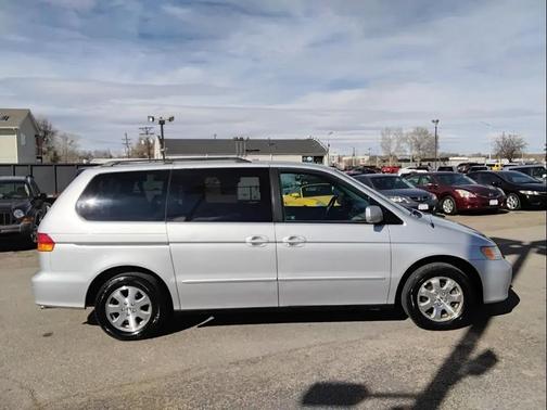 Silver 2004 Honda Odyssey EX