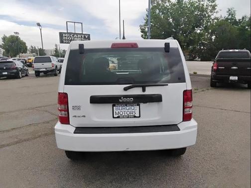 Bright White Clearcoat 2012 Jeep Liberty Sport