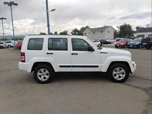 Bright White Clearcoat 2012 Jeep Liberty Sport
