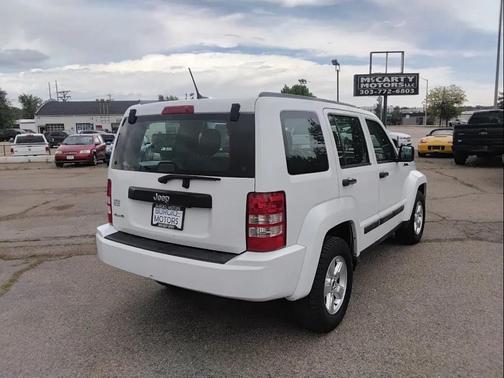 Bright White Clearcoat 2012 Jeep Liberty Sport