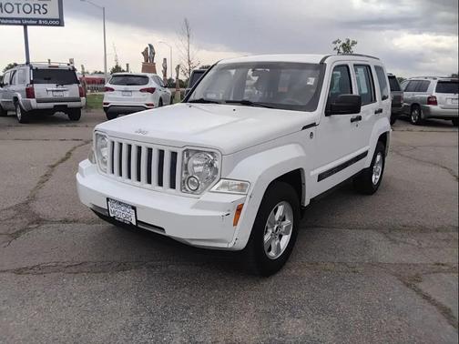 Bright White Clearcoat 2012 Jeep Liberty Sport