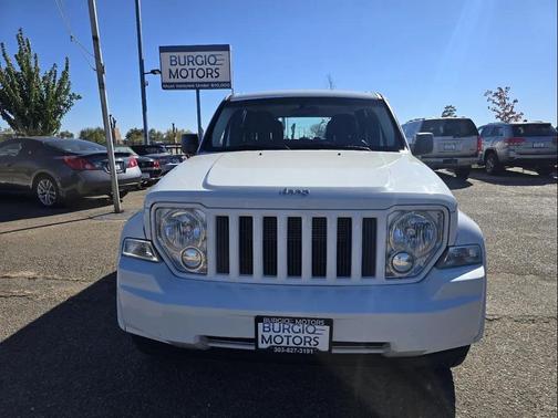 Bright White Clearcoat 2012 Jeep Liberty Sport