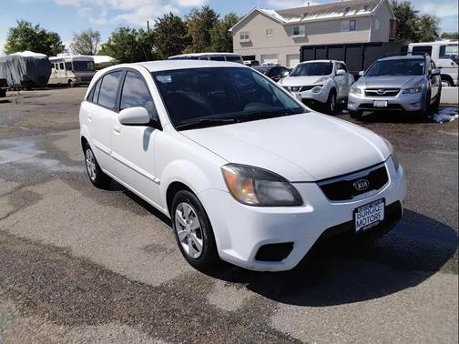 White 2010 Kia Rio5 LX