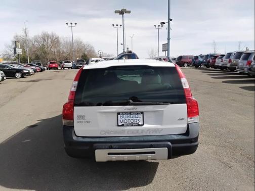 Ice White 2007 Volvo XC70 2.5T